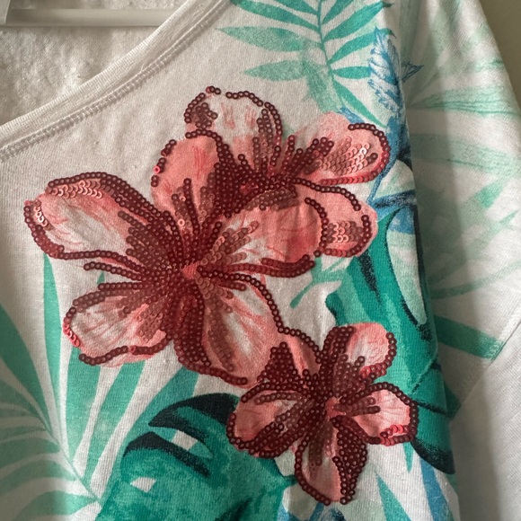 Like New Chico's Linen Tropical Tee - Picture 11 of 14
